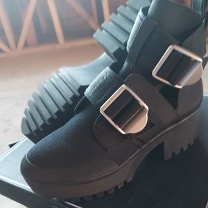 Steve Madden Platform Ankle Boots 6